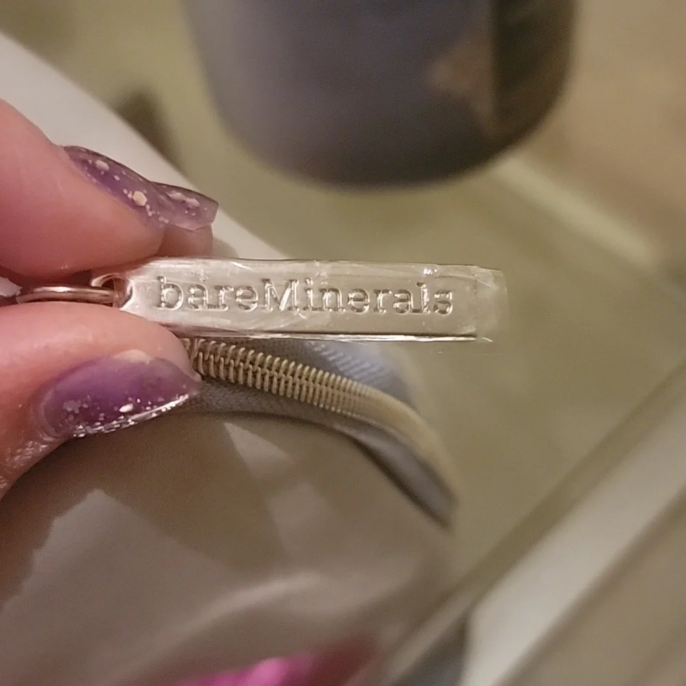 Benefit, IT Cosmetics, YSL, & Bareminerals mascara bundle with brand new bag! - Picture 16 of 16